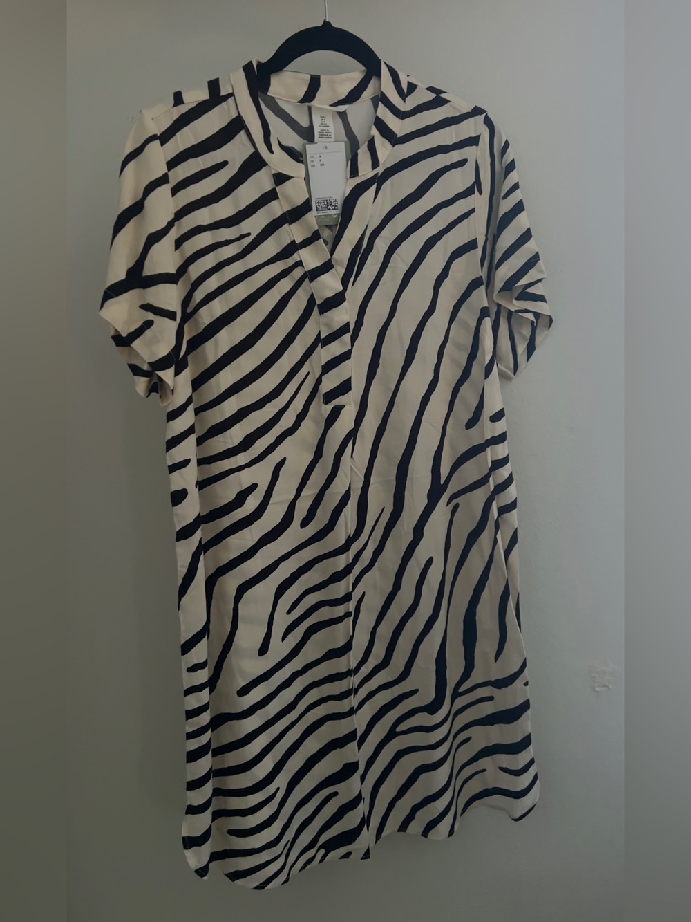 H&M Zebra-Striped V-Neck Short Sleeve Tunic - Black & Cream